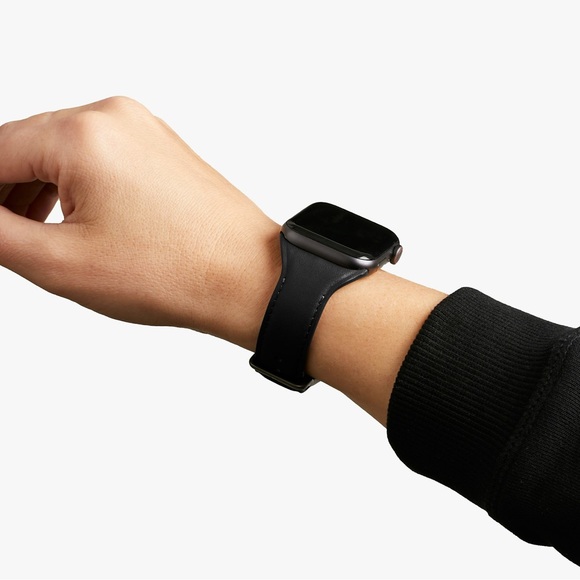 BELLROY CLASSIC APPLE WATCH LEATHER STRAP BLACK SMALL APPLE WATCH 38-42 NWT